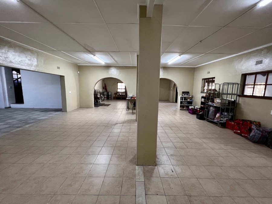 7 Bedroom Property for Sale in Sir Lowrys Pass Village Western Cape